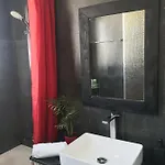 Апартаменти Fine Designed Flat 302 *